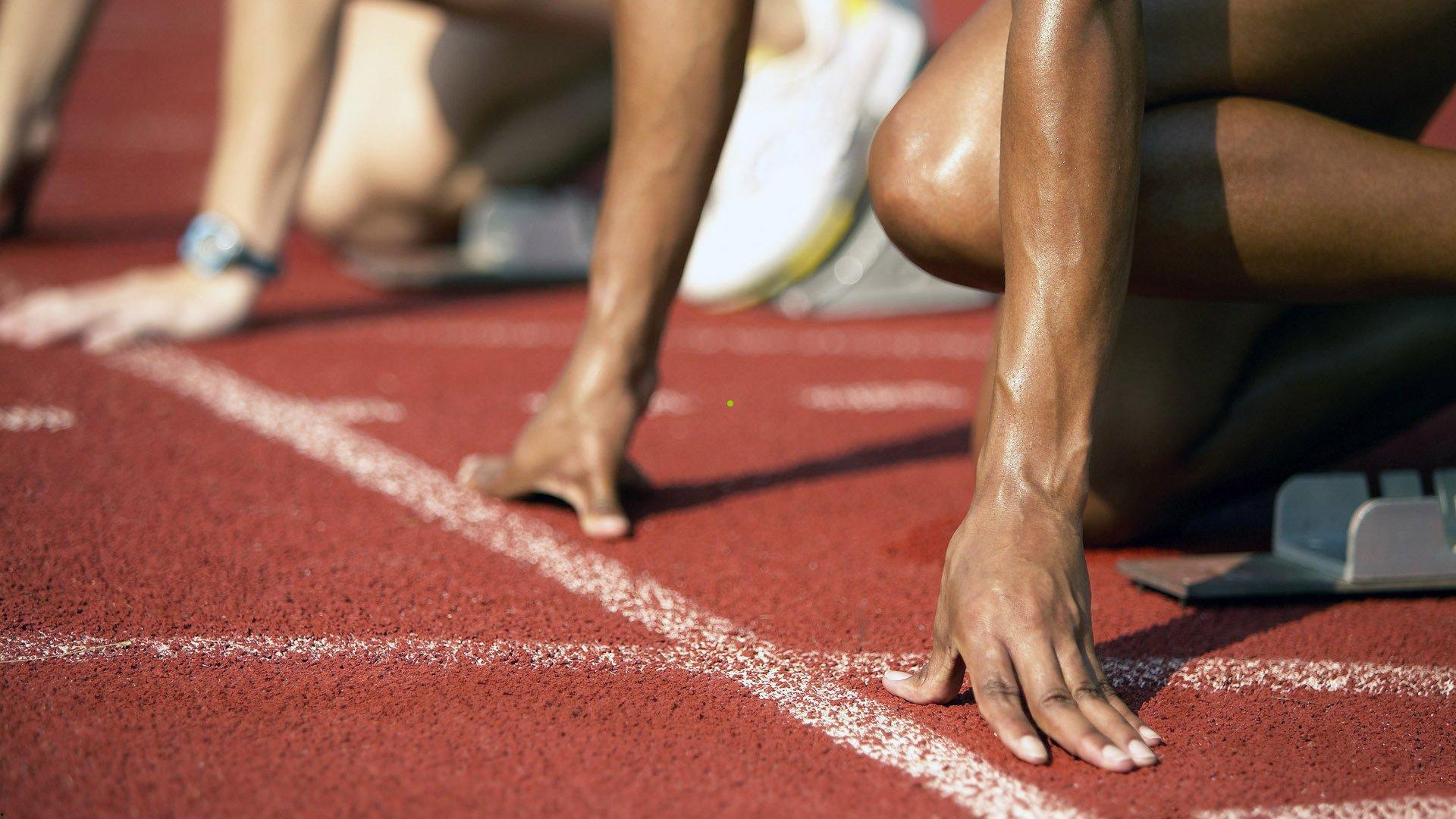 【爱游戏体育】2016金鹰电竞大赛战火点燃，女子战队勇敢挑战芒果战队引发热潮